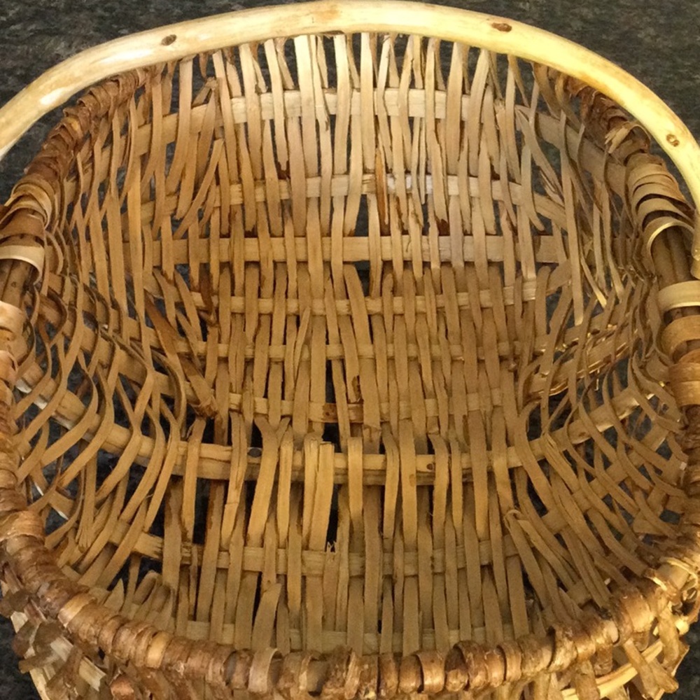 Handwoven Basket with Handle - Picture 2 of 4